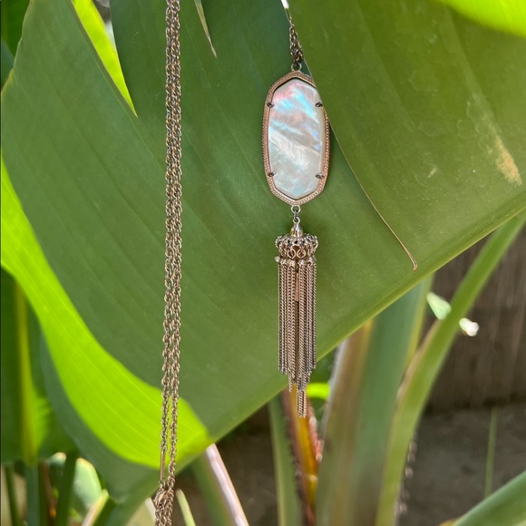 Kendra Scott Necklaceđź’• - Picture 4 of 9